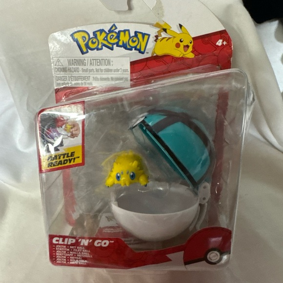 Pokemon Other - Pokemon Clip 'N' Go Joltik Figure with Poké Ball - Yellow, Blue, White